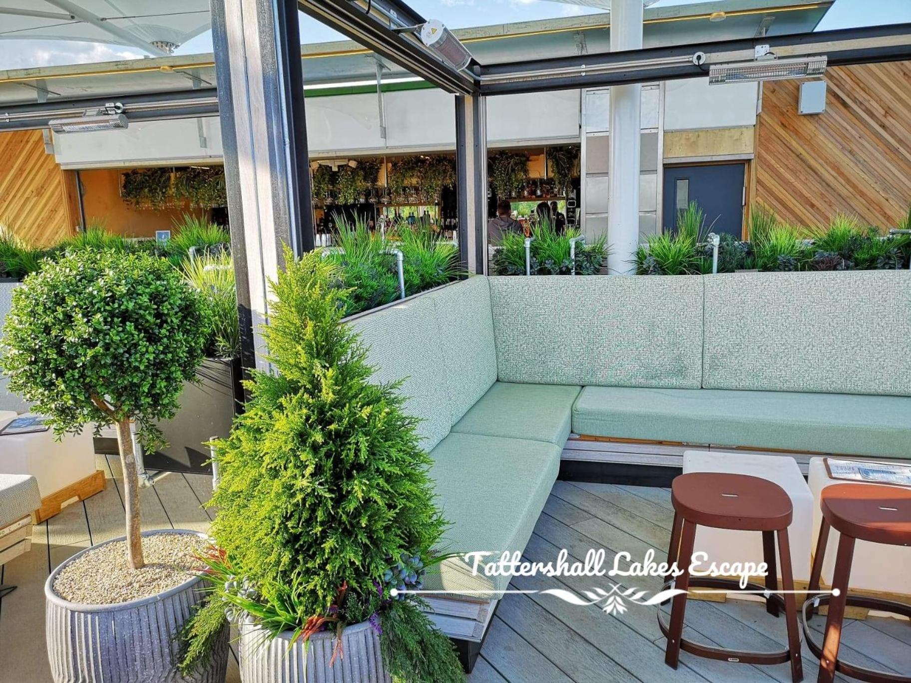 Meridian Tattershall Lakes Escape - Lakeside Lodge Caravan With A Fishing Peg Luxury Hot Tub Extérieur photo